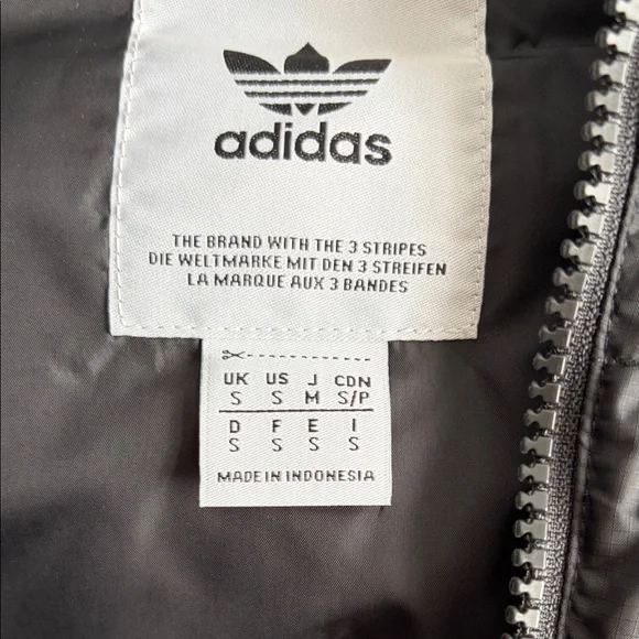 Adidas Men's/Womens Black Puffer Jacket NWOT - Picture 2 of 3